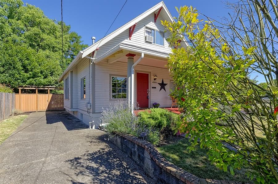 2nd image of 4906 NE Grand Ave