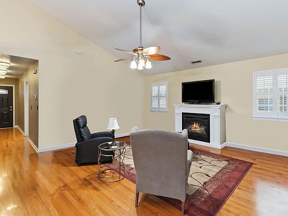 2nd image of 3001 Caddis Ln