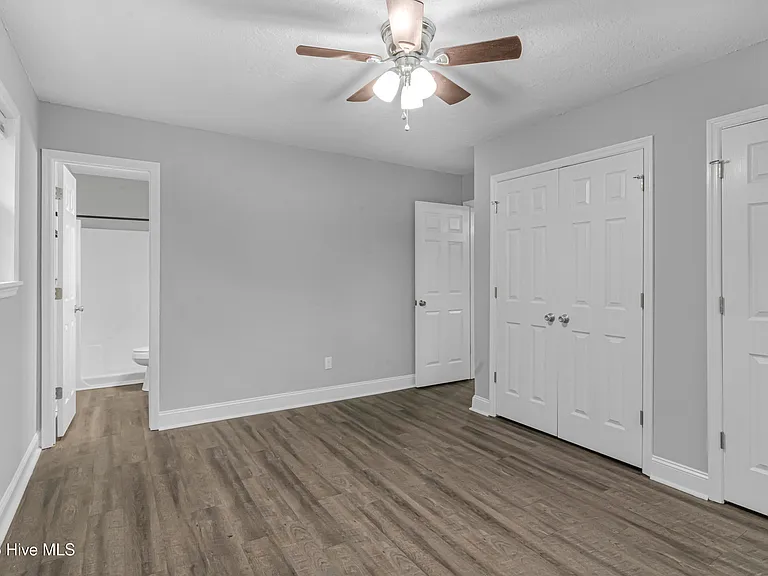 236 White Oak Blvd — Photo 12