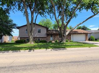 1033 Carrie Ave, Rochelle, IL 61068