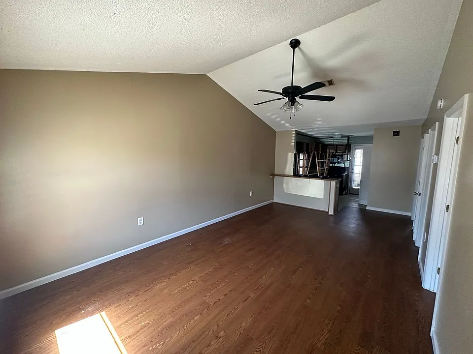 140 Lanier Dr #148