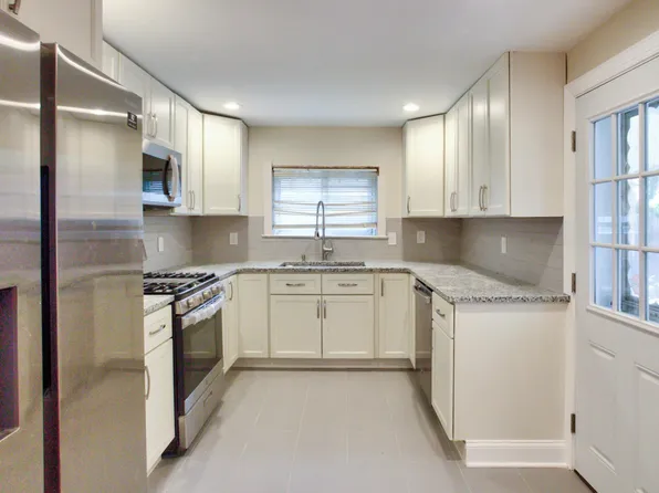 3475 Amber St, Philadelphia, PA 19134