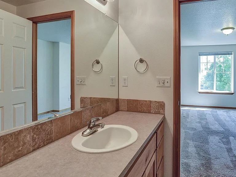 2215 Sam Parrett Dr — Photo 23