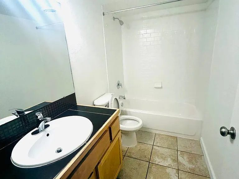 Antilles Apartments — Photo 28