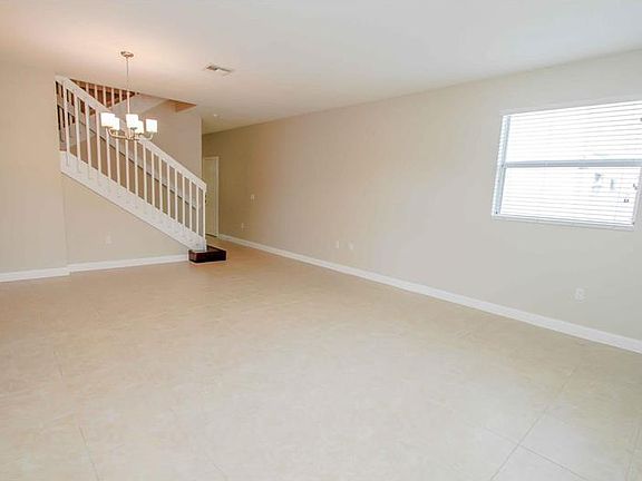 3rd image of 2926 NE 2nd Dr