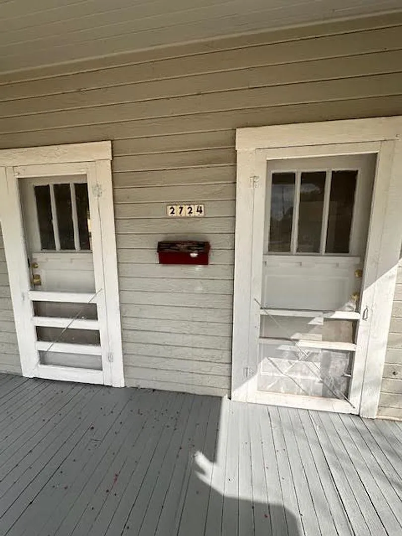 Building Photo - 2724 Bosque Blvd