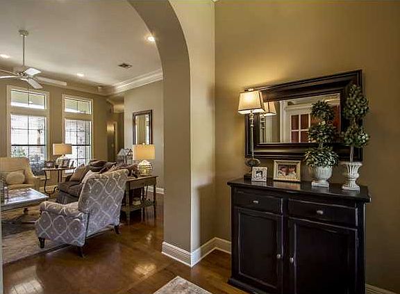 3rd image of 219 Sandhurst Dr