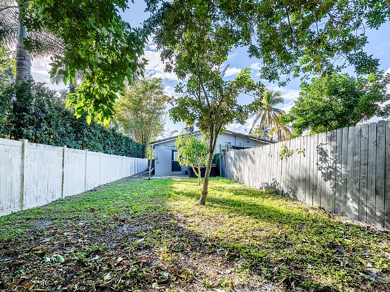 1404 NW 4th Ave — Photo 24