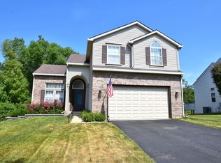 8970 Coppergate Rd, Woodridge, IL 60517