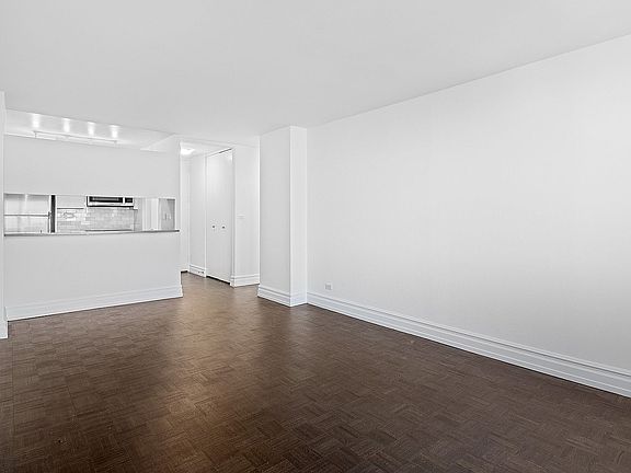 3rd image of 145 W 67th St APT 41A