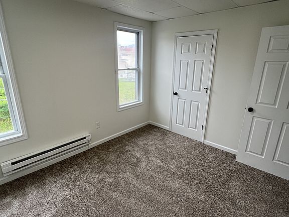 5th image of 106 N Carpenter St #1