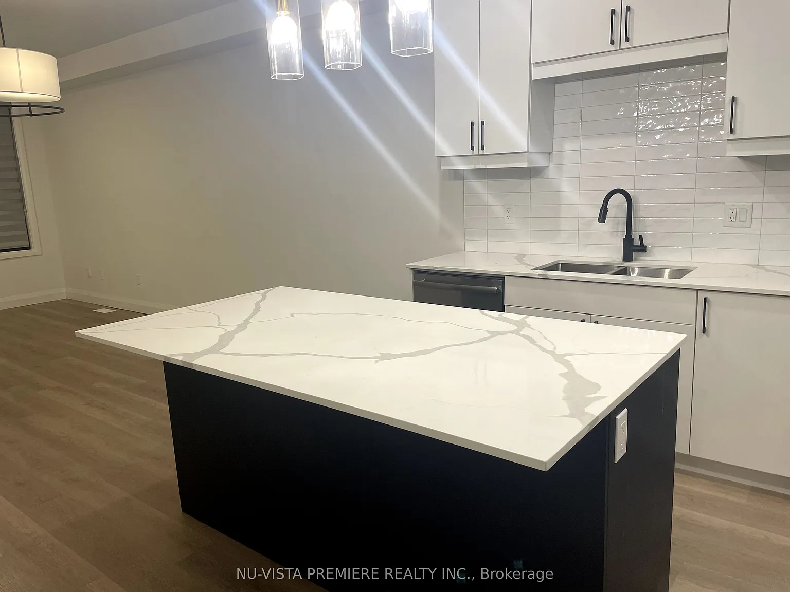 2 bed, $2,350 — Photo 4
