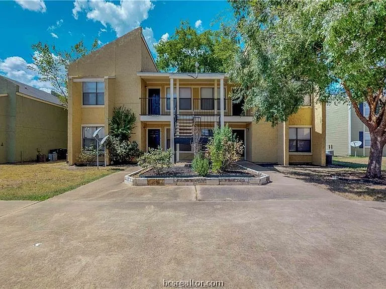 307 Manuel Dr #C — Photo 1