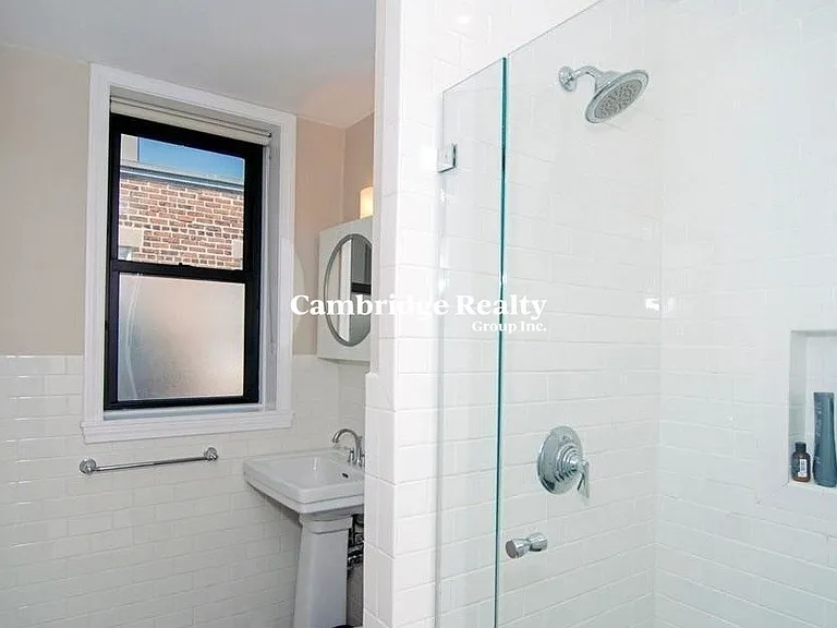 2021 Commonwealth Ave #T — Photo 11