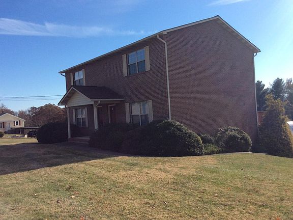 Lawncare furnished. -