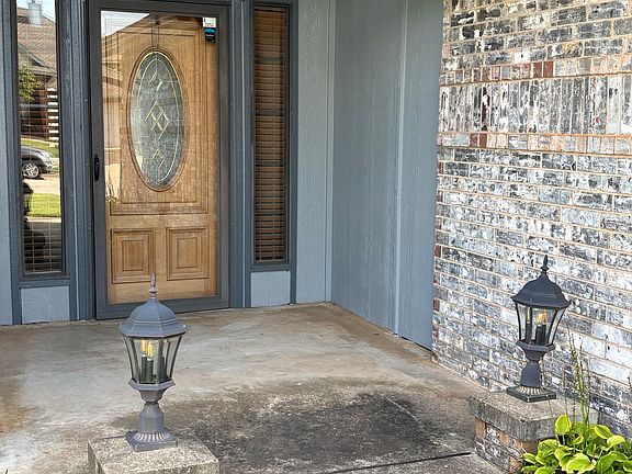 2nd image of 1112 SW 132nd Pl
