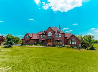 10605 Button Rd, Hebron, IL 60034