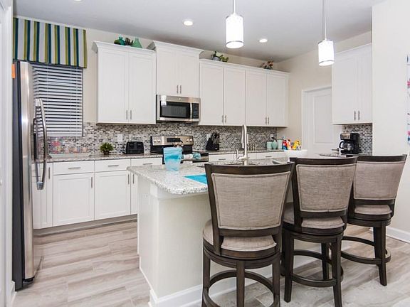 3rd image of 4782 Kings Castle Cir