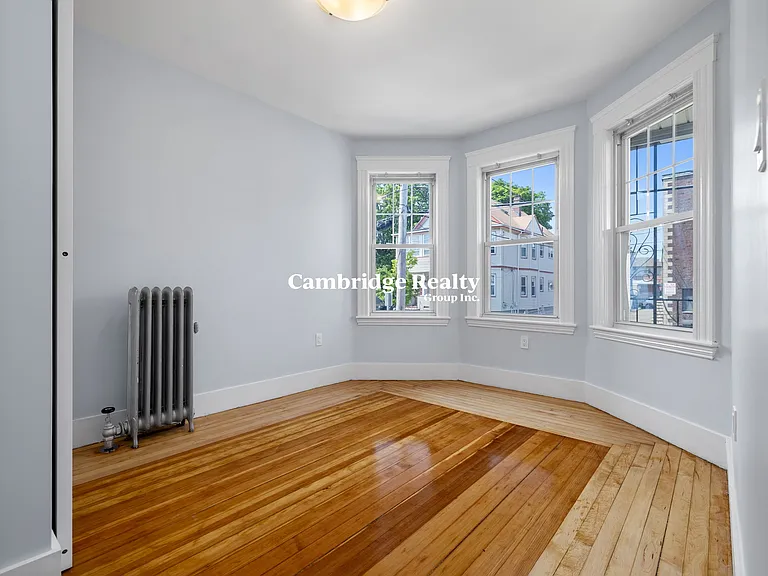 16 Windsor Rd #1T — Photo 3