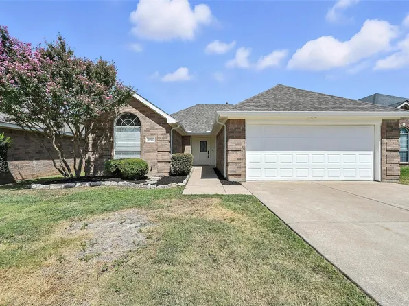 8016 Adcock Ct, Fort Worth, TX 76137