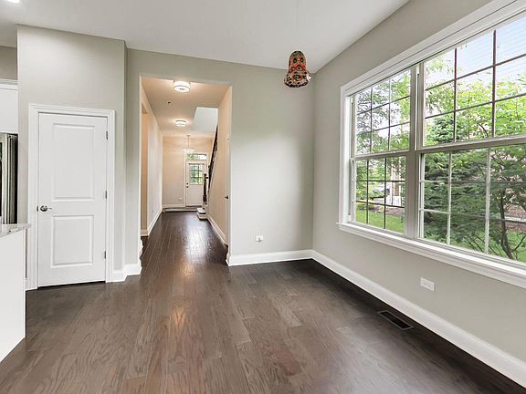 5th image of 307 Camberley Ln