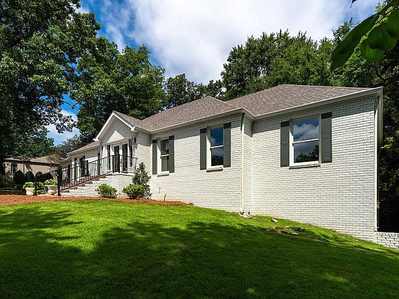3rd image of 3526 Bethune Dr