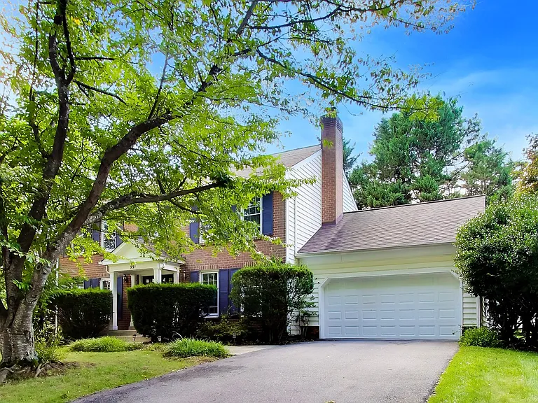 991 Farm Haven Dr — Photo 1