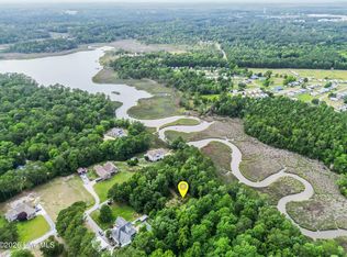 19 Oyster Point Ln, Hampstead, NC 28443