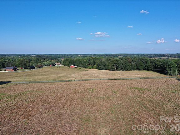 4th image of 328 Sandy Run Church Rd