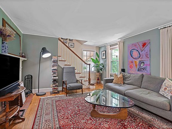 4th image of 9 Whittier Street