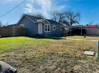 608 E 8th St, Coleman, TX 76834