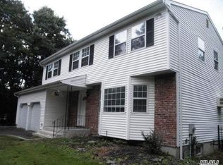 5 Deer Path, Shirley, NY 11967