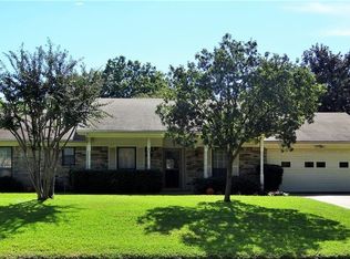 2817 Canyon Dr, Grapevine, TX 76051