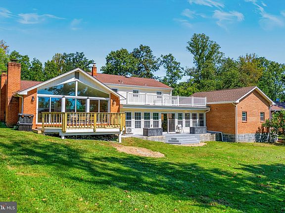2nd image of 1505 Forest Ln