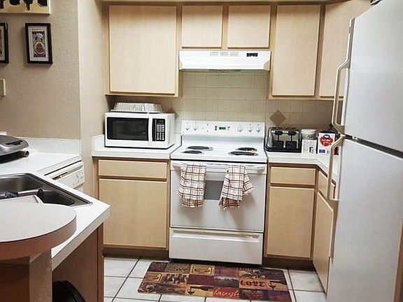 5th image of 823 Camargo 311 Way
