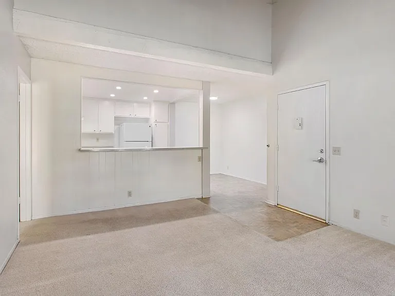 1130 E Alosta Ave — Photo 25