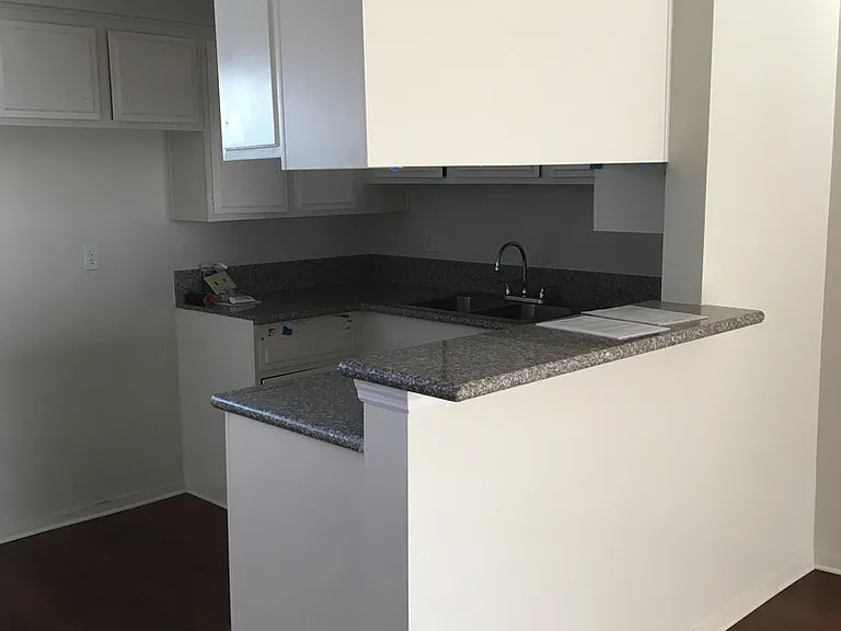 Coach House Apartments — Photo 6