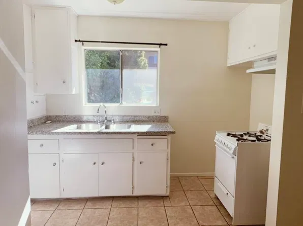 889 N Laurel Ave #E4, Upland, CA 91786