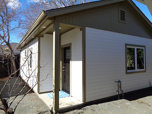 3rd image of 2834 Carmen Ave