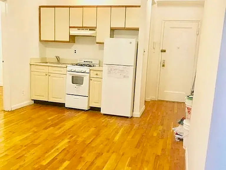 172 E 92nd St #2B — Photo 5