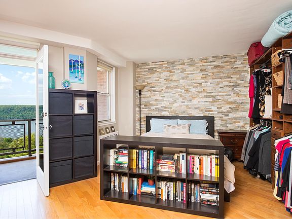 3rd image of 5800 Arlington Ave APT 15M