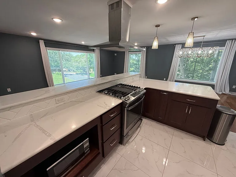 2500 Bluff Blvd — Photo 35
