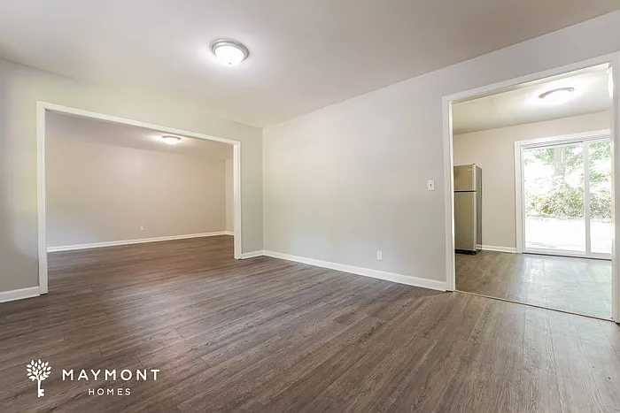 4429 Clovewood St — Photo 3