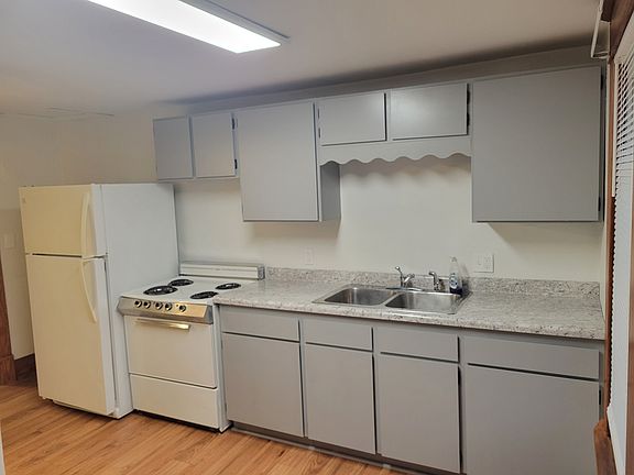 3rd image of 804 3rd St #3