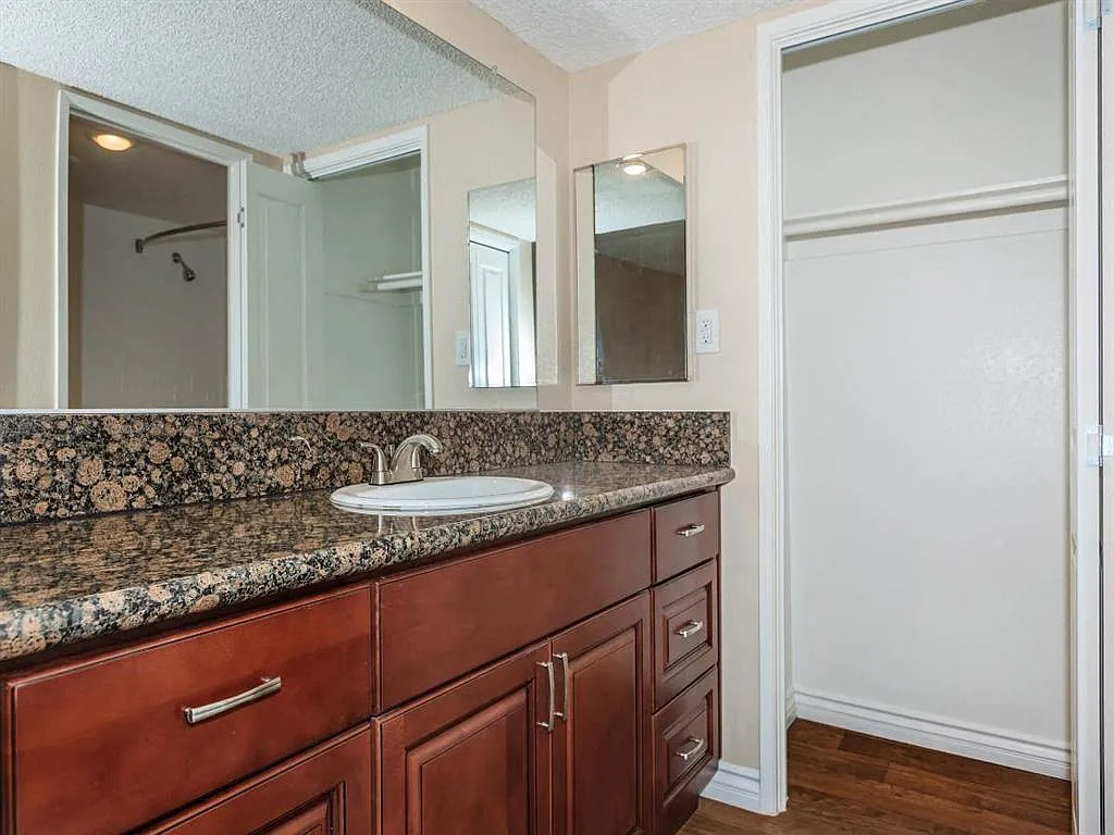 San Jacinto RC Apartments — Photo 3