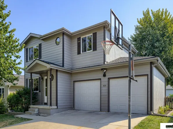 1620 SW 26th St, Lincoln, NE 68522