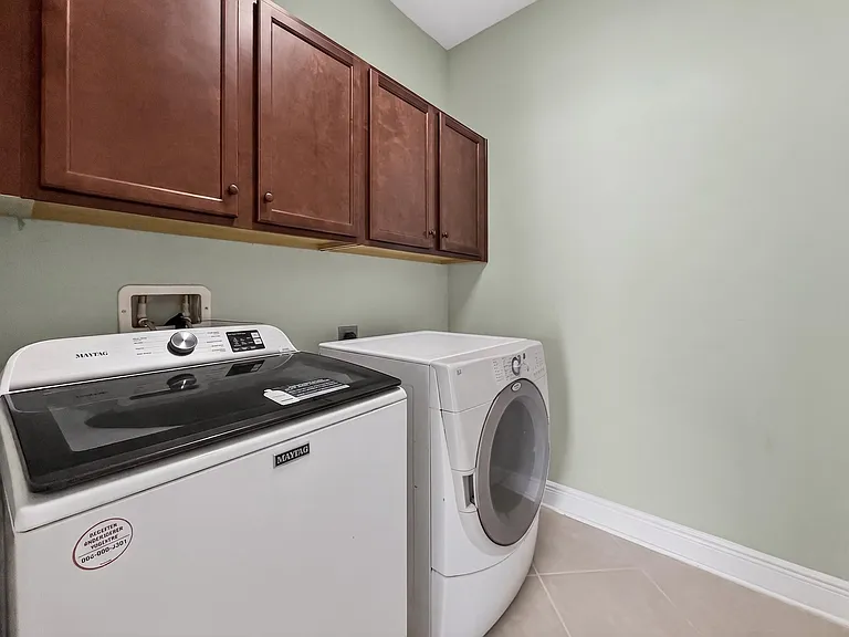 2062 Redbay Ave — Photo 24