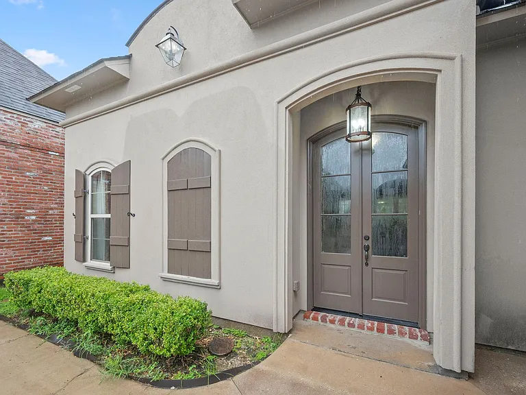 14835 Pendleton Way — Photo 2
