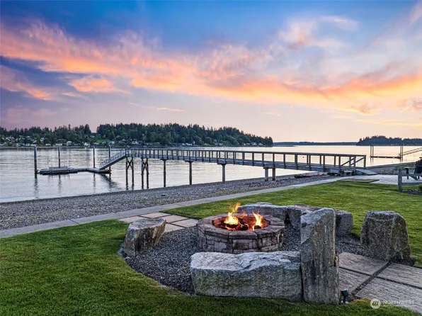 8216 Warren Drive NW, Gig Harbor, WA 98335
