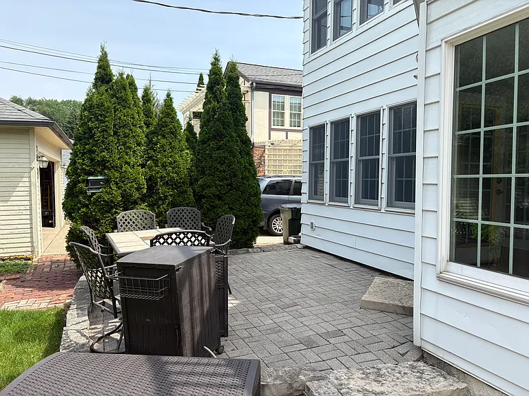 555 N 63rd St — Photo 3